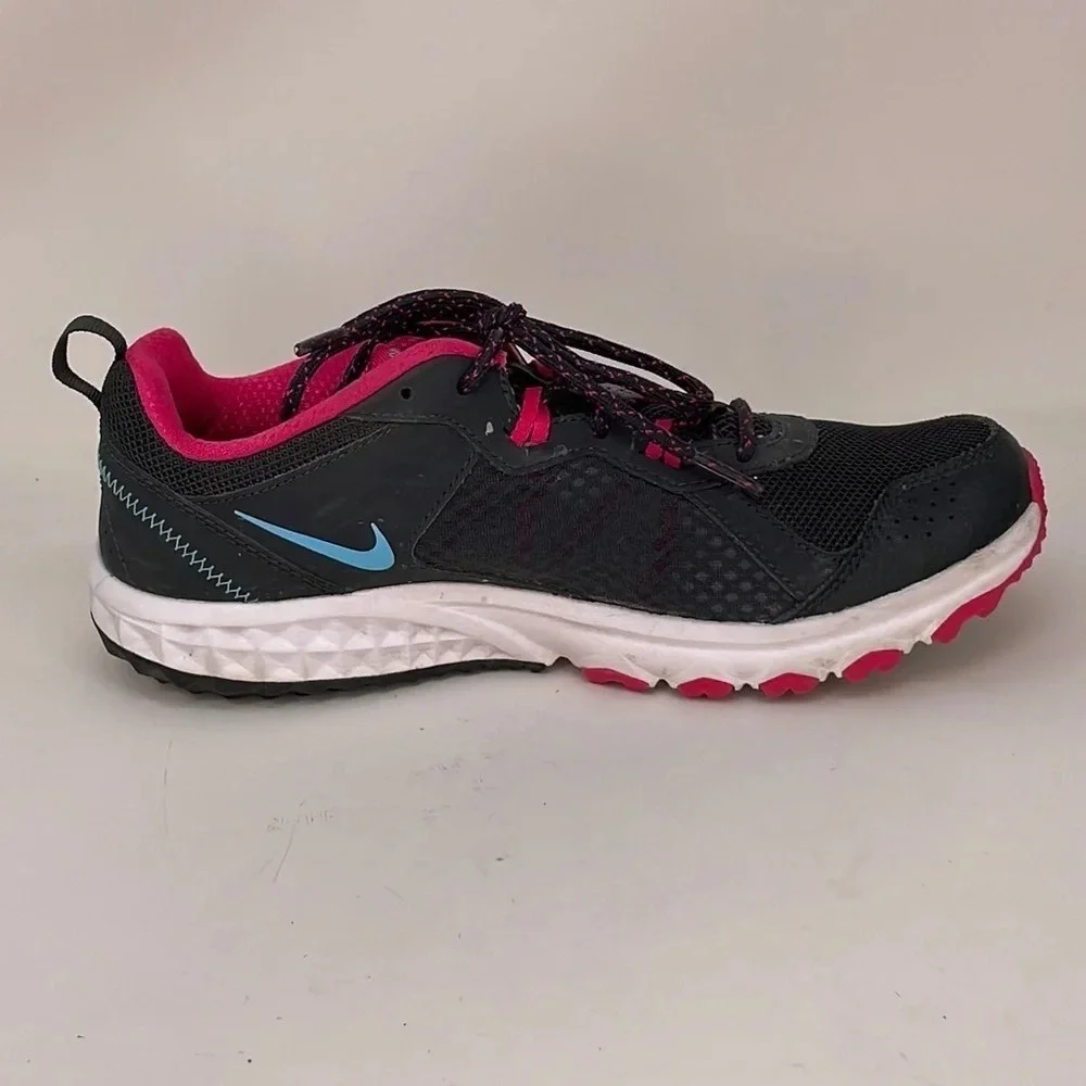 Nike shoes sneakers